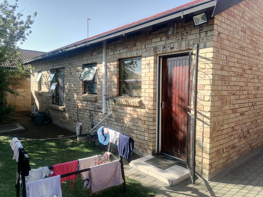 To Let 3 Bedroom Property for Rent in Grasslands Free State